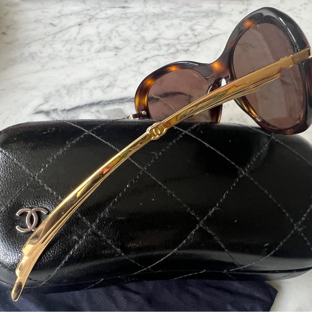 Chanel - Picture 5 of 7